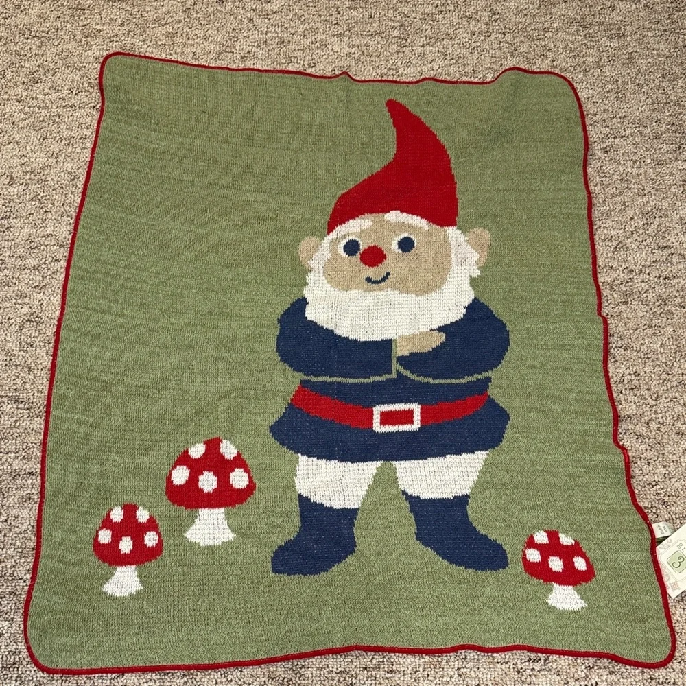 Gnome Design Green Throw Blanket - Picture 1 of 3